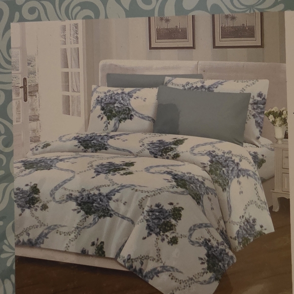 Hotel Collection Colorful Floral Bedding Set Queen Size Wrinkle Free Fabric - Picture 1 of 5